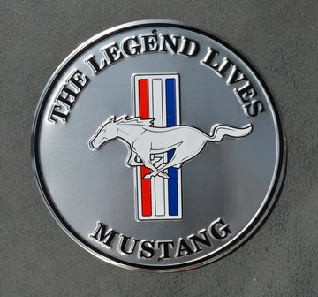 blikken the legend lives on Mustang bord