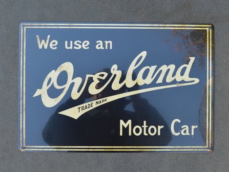 metalen We use and Overland motor bord